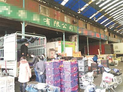 江城水果价今年难抬头 大kaiyun网站量新鲜果品来赶秋冬场