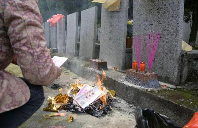 Kaiyun网址 开云清明节祭祖3种水果不要带是上坟最大的禁忌一旦触犯非常危险(图2)