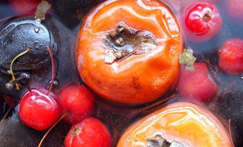 kaiyun开云网站 Kaiyun开云在冬天东北人是这样吃水果的看着都馋了南方人都没吃过(图5)