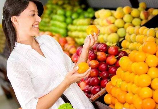 医生提醒：胃不好的人老吃3种水果还会加重病情要注意