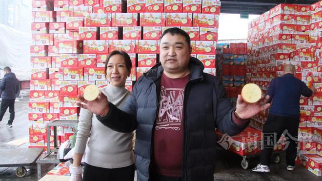 2024年春节柳州“开云中国kaiyun菜篮子”“果盘子”供应充足(图2)