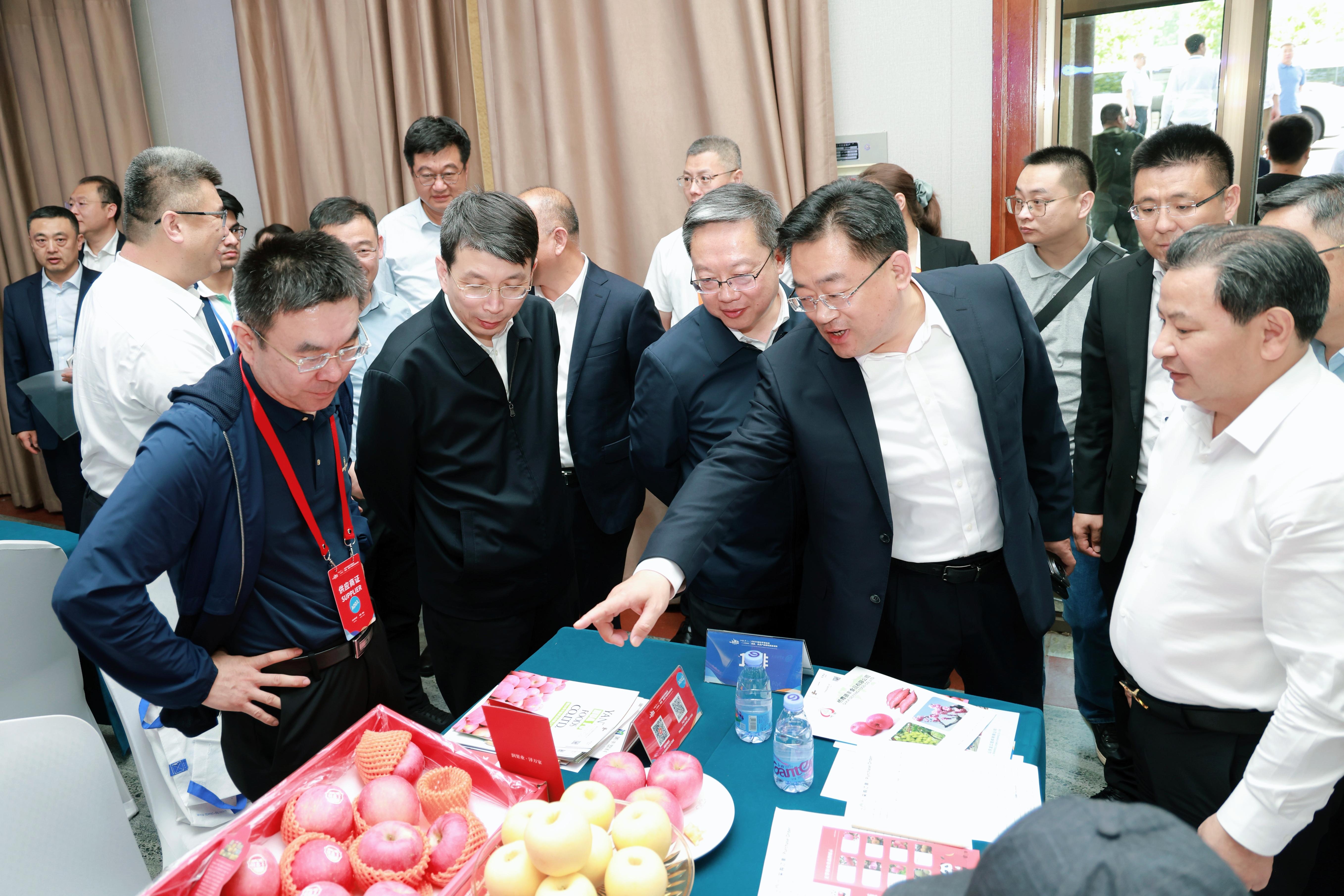 2024烟台苹果出海 机械、食品产业国际精准采购活动今日开幕(图2)