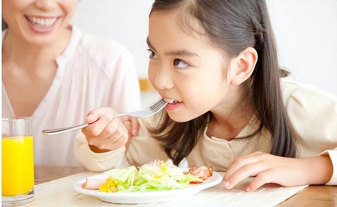 kaiyun开云官网8岁女童炫网红水果中毒！医生：这些水果吃不对身体会越来越差(图8)