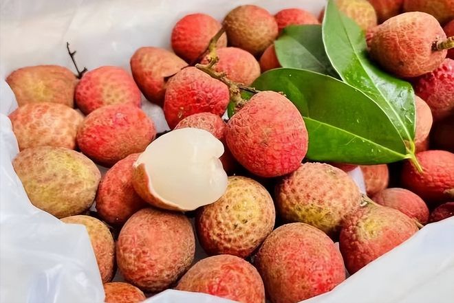 kaiyun开云官网8岁女童炫网红水果中毒！医生：这些水果吃不对身体会越来越差(图4)