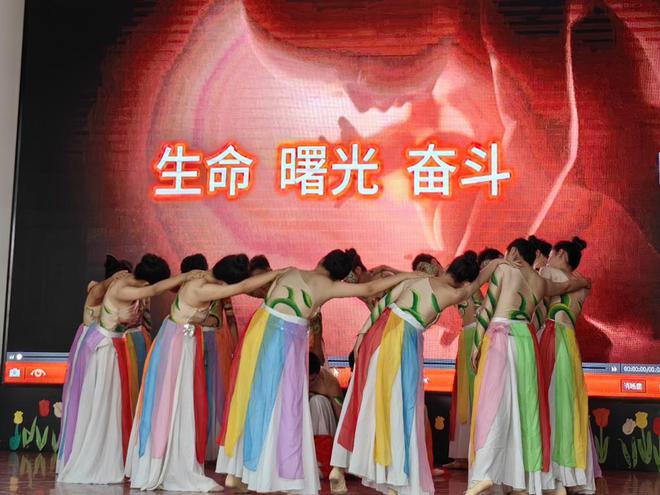 苔花如米小 也学牡丹开——咸阳市司法局、咸阳市律师协会与市特殊教育学校儿童共度“六一kaiyun官网开云”(图3)