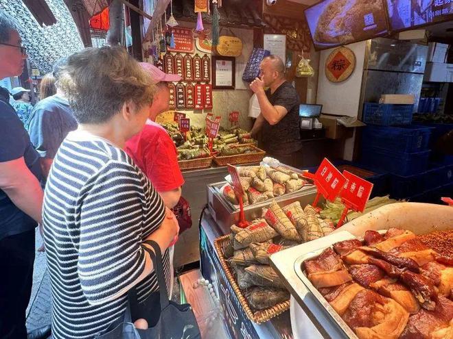 kaiyun中国平台一年卖出250000个的肉粽、创意素粽、