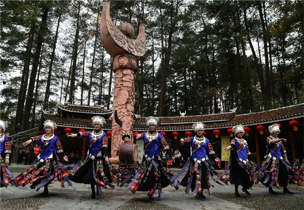 旅居凯开云kaiyun官方网站里 享受生活(图2)