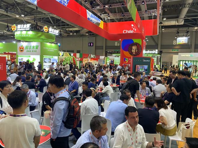 开云智利水果组团亮相亚洲国际果蔬展全新形象迎接2425智利水