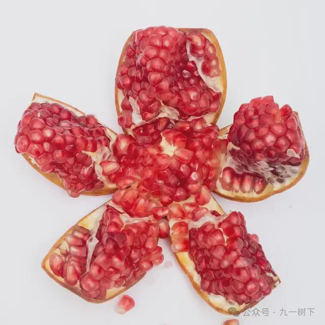 秋季水果缤纷kaiyun上市秋月梨、软籽石榴、库尔勒香梨成熟啦！(图3)